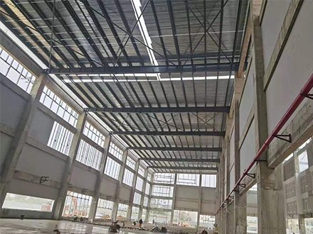 YX38-152-914開口樓承板安裝現(xiàn)場